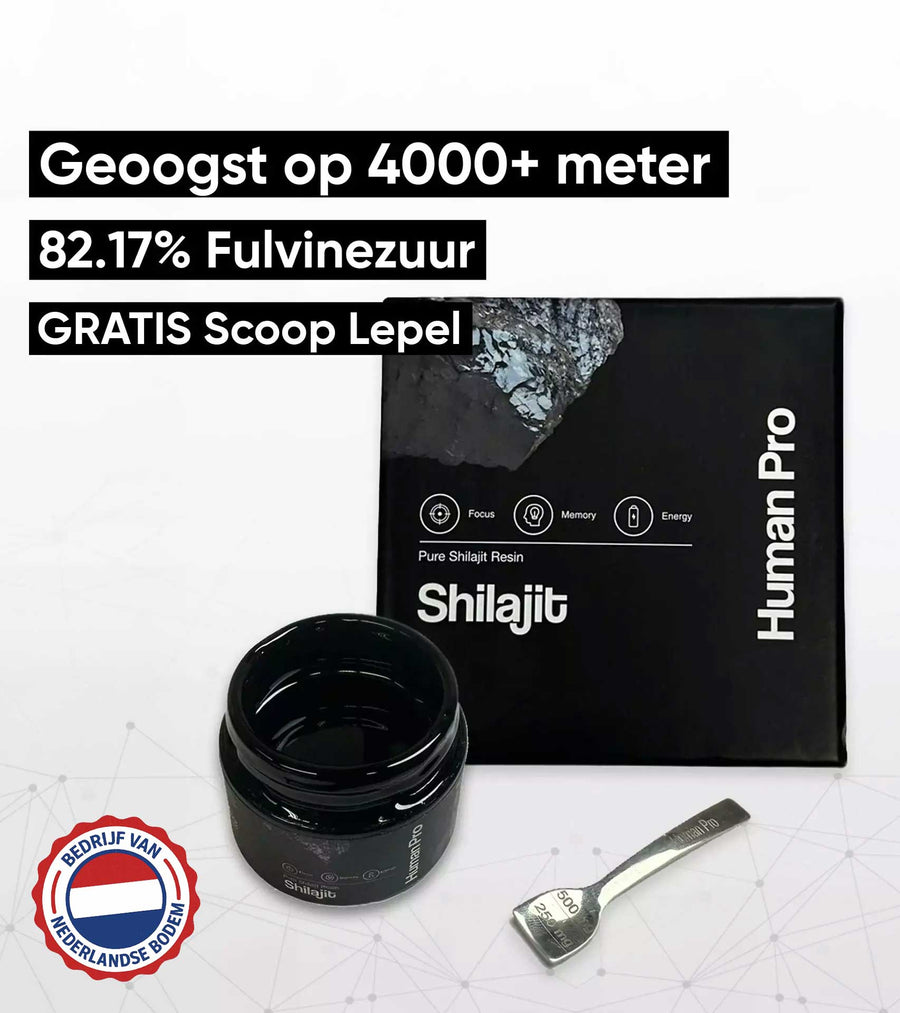 Human Pro Shilajit pot met lepel op een donkere achtergrond